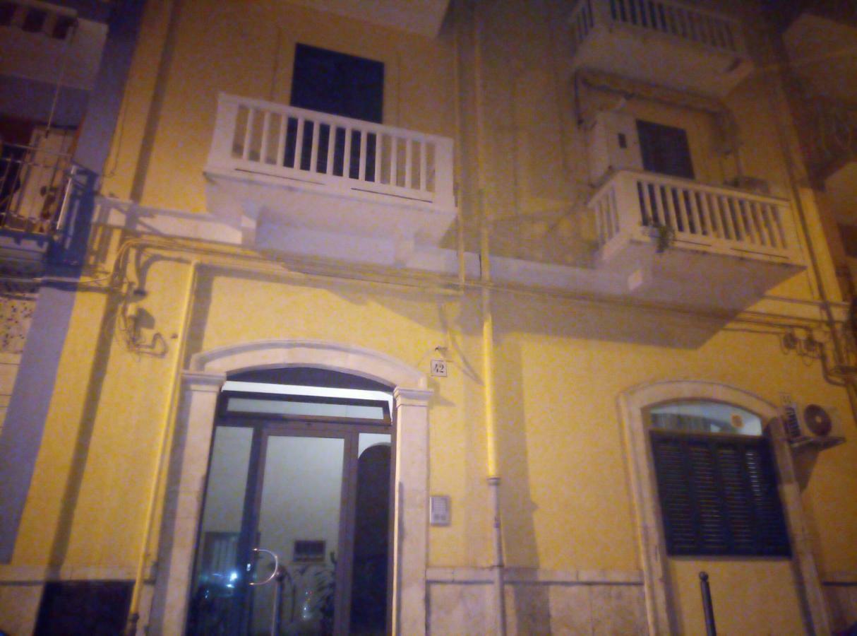 Campus House Apartment บารี ภายนอก รูปภาพ